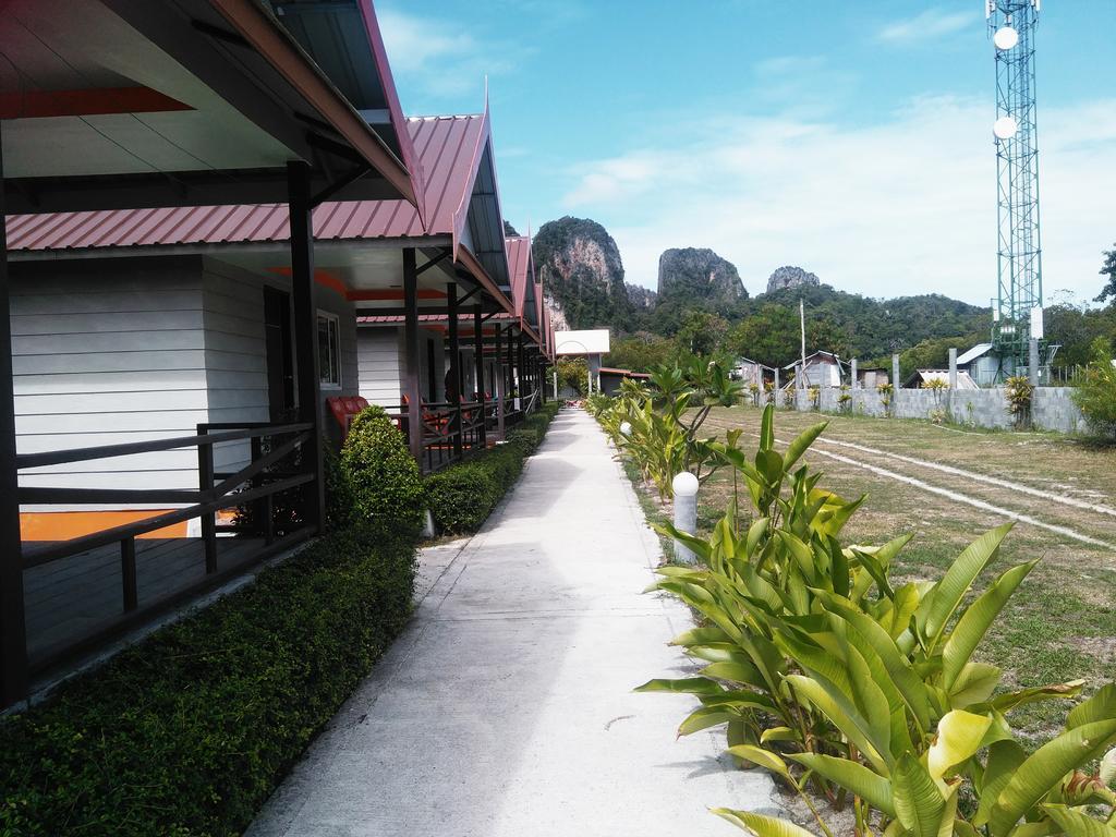 Phi Phi Coralbay Hotel Exterior photo